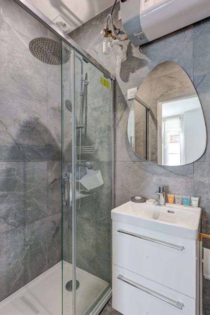 588 Emmeline - Superb In *